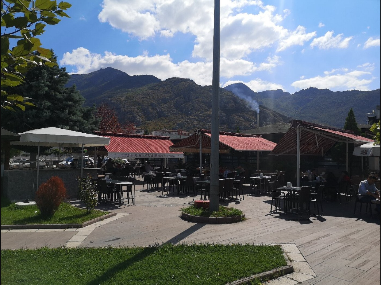 Hasbahçe restoranın aile dostu ortamı ve çocuklu aileler