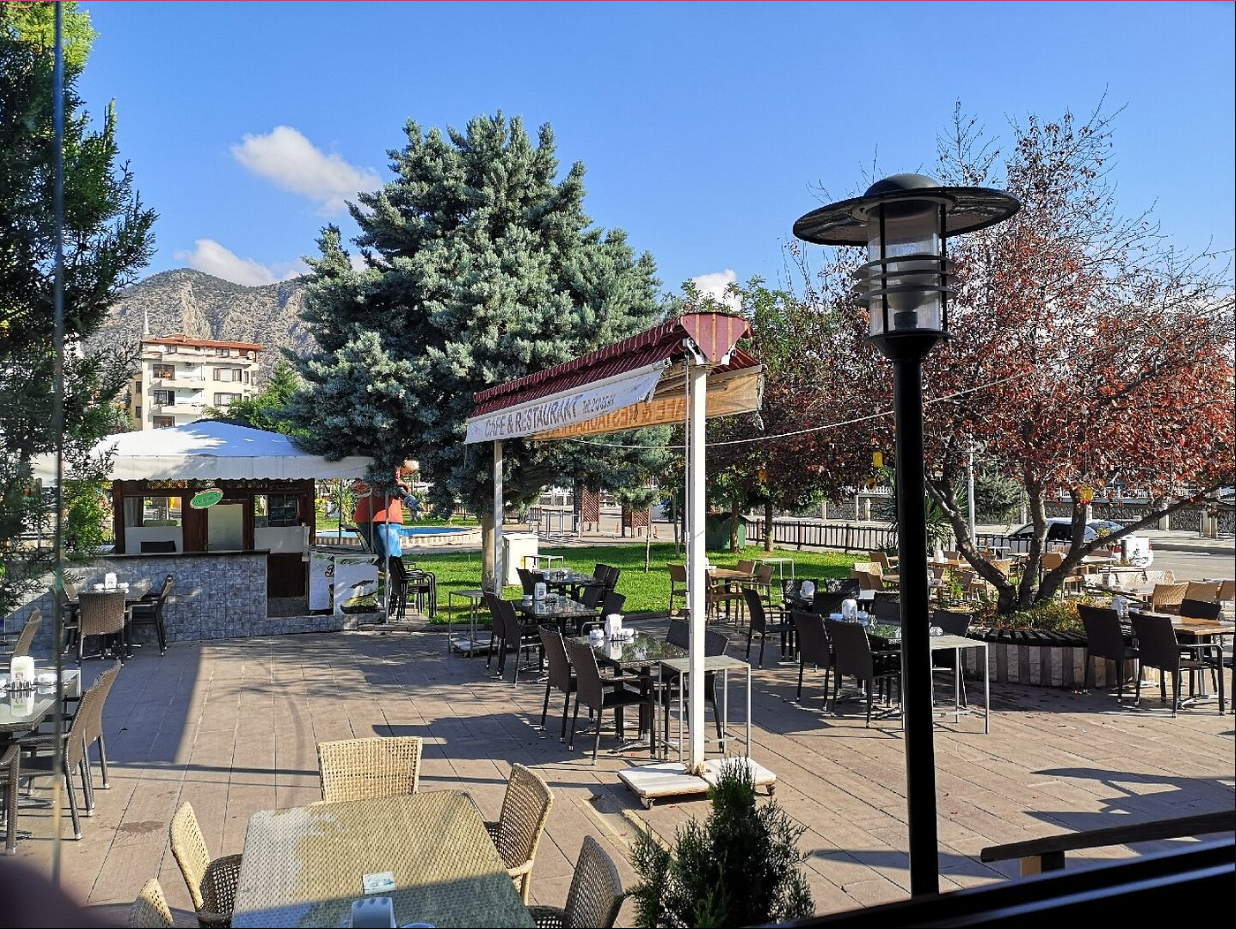 Hasbahçe cafe alanı, kahve ve içecek servisi